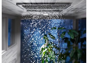 Dispositivo doccia by Kohler riproducente l'effetto di una pioggia tropicale